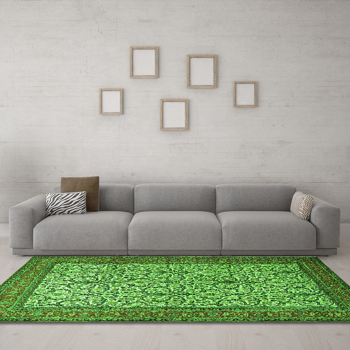 Machine Washable Persian Green Traditional Area Rugs in a Living Room,, wshtr1880grn