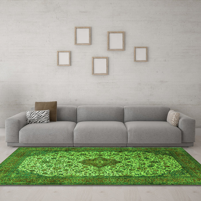 Machine Washable Medallion Green Traditional Area Rugs in a Living Room,, wshtr1882grn