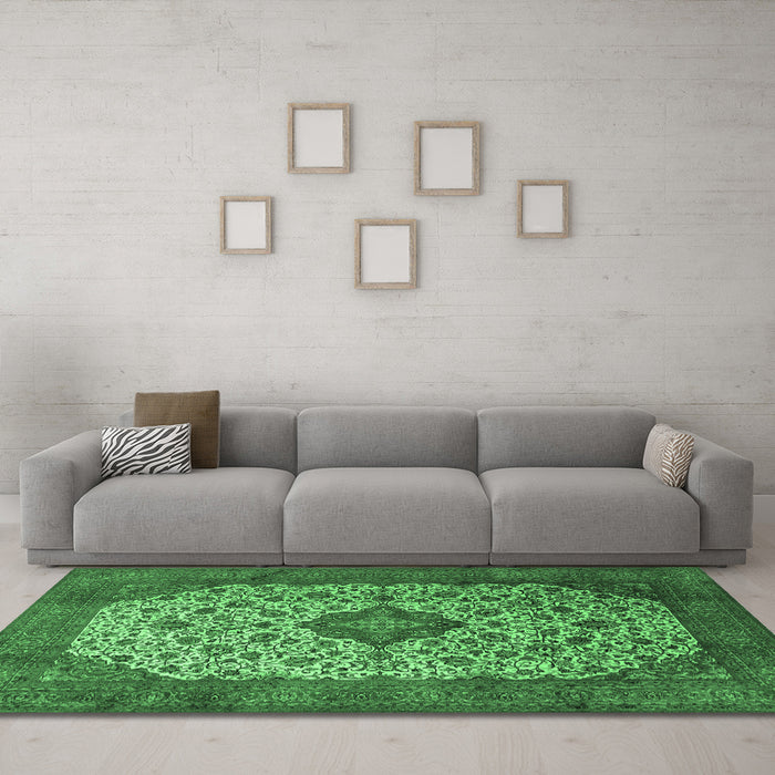 Machine Washable Medallion Emerald Green Traditional Area Rugs in a Living Room,, wshtr1882emgrn