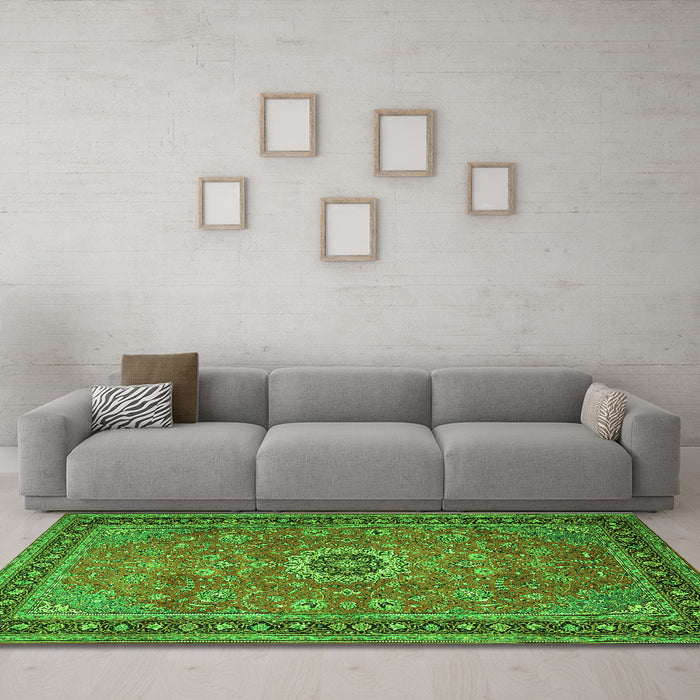 Machine Washable Persian Green Traditional Area Rugs in a Living Room,, wshtr1884grn