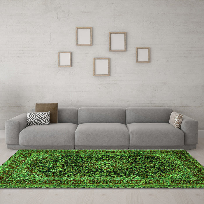 Machine Washable Persian Green Traditional Area Rugs in a Living Room,, wshtr1886grn