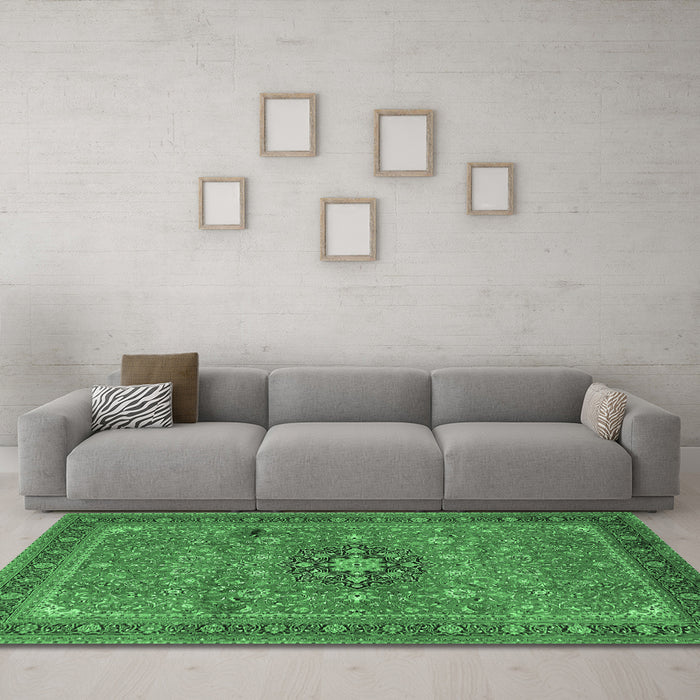 Machine Washable Medallion Emerald Green Traditional Area Rugs in a Living Room,, wshtr1887emgrn