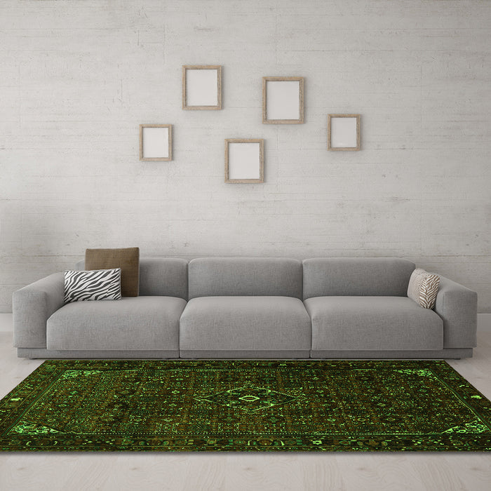 Machine Washable Persian Green Traditional Area Rugs in a Living Room,, wshtr1889grn