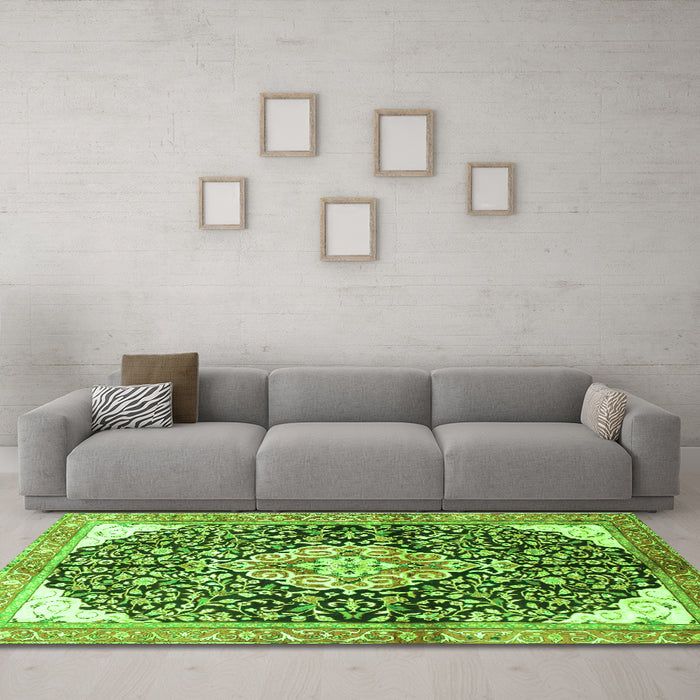 Machine Washable Medallion Green Traditional Area Rugs in a Living Room,, wshtr188grn