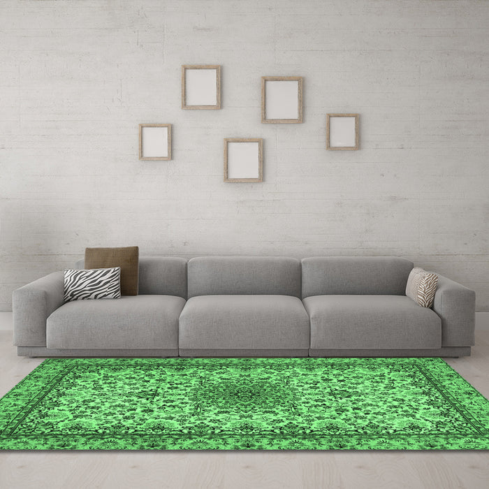 Machine Washable Medallion Emerald Green Traditional Area Rugs in a Living Room,, wshtr1890emgrn