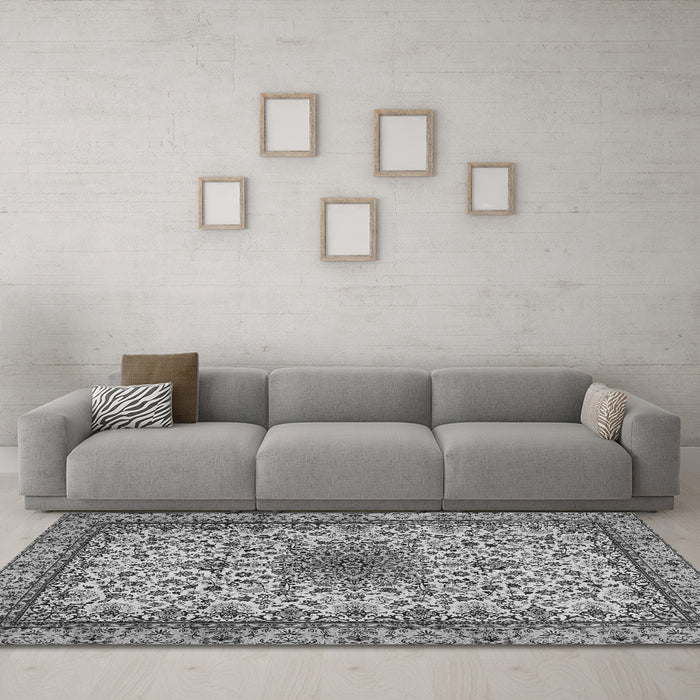 Machine Washable Medallion Gray Traditional Rug in a Living Room,, wshtr1890gry