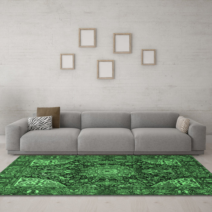 Machine Washable Medallion Emerald Green Traditional Area Rugs in a Living Room,, wshtr1891emgrn