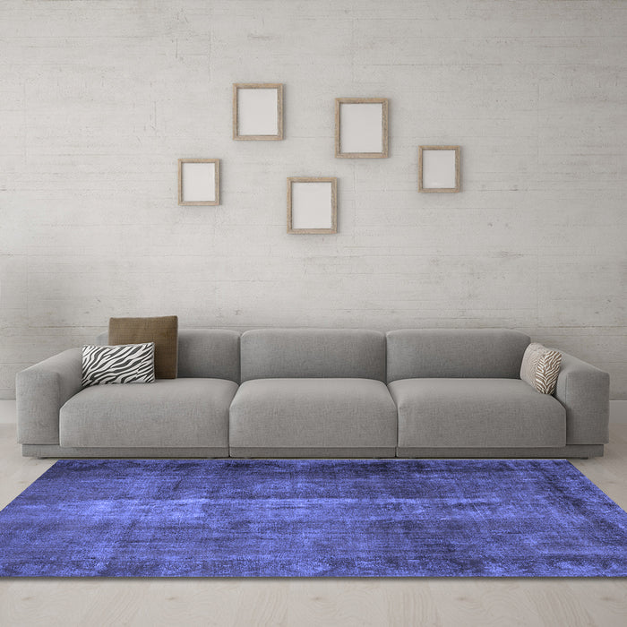 Machine Washable Persian Blue Traditional Rug in a Living Room, wshtr1892blu