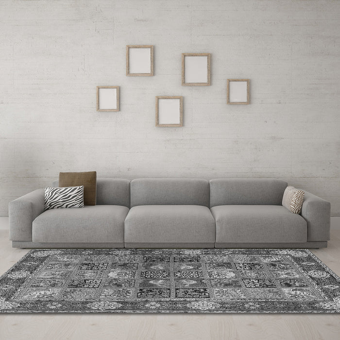 Machine Washable Persian Gray Traditional Rug in a Living Room,, wshtr1894gry