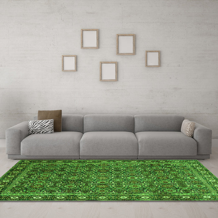 Machine Washable Persian Green Traditional Area Rugs in a Living Room,, wshtr1895grn