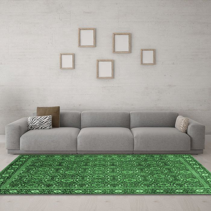 Machine Washable Persian Emerald Green Traditional Area Rugs in a Living Room,, wshtr1895emgrn