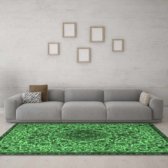 Machine Washable Persian Emerald Green Traditional Area Rugs in a Living Room,, wshtr1898emgrn