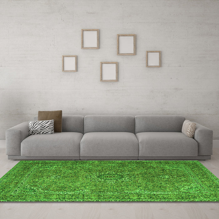 Machine Washable Persian Green Traditional Area Rugs in a Living Room,, wshtr1899grn