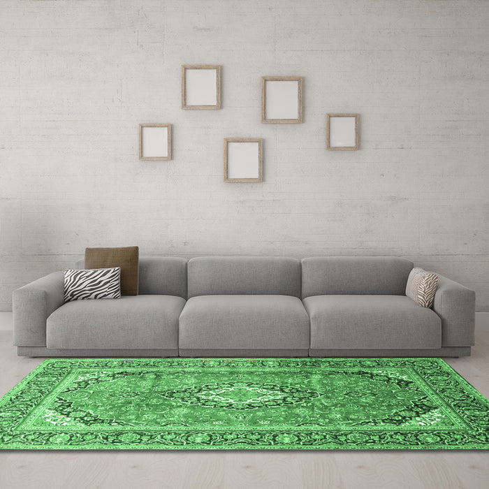 Machine Washable Medallion Emerald Green Traditional Area Rugs in a Living Room,, wshtr189emgrn