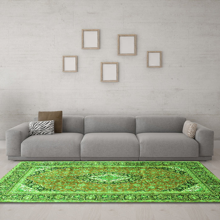 Machine Washable Medallion Green Traditional Area Rugs in a Living Room,, wshtr189grn