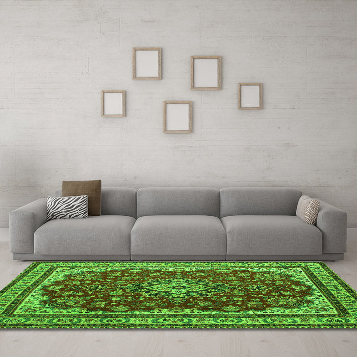 Machine Washable Medallion Green Traditional Area Rugs in a Living Room,, wshtr18grn
