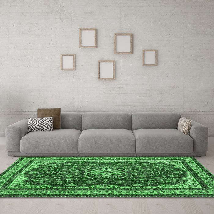 Machine Washable Medallion Emerald Green Traditional Area Rugs in a Living Room,, wshtr18emgrn