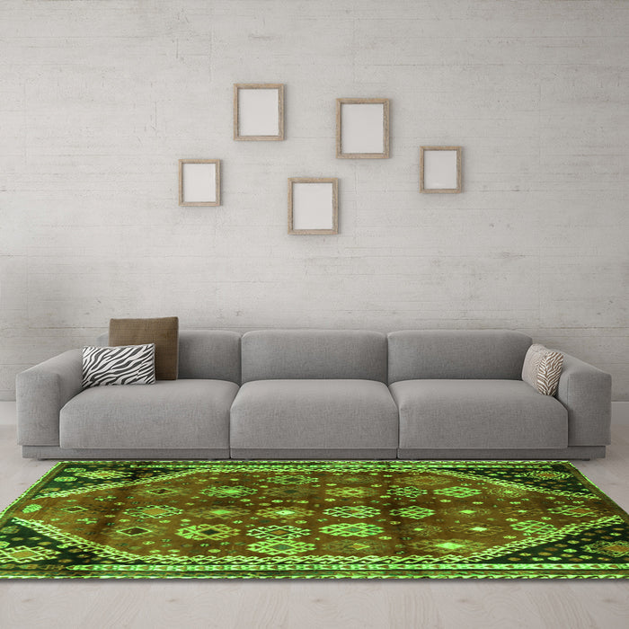Machine Washable Persian Green Traditional Area Rugs in a Living Room,, wshtr1906grn