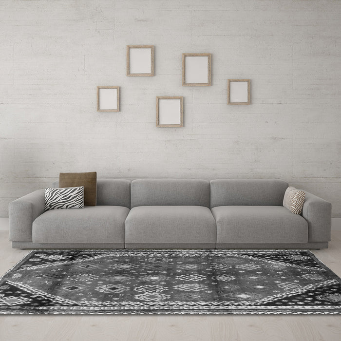 Machine Washable Persian Gray Traditional Rug in a Living Room,, wshtr1906gry