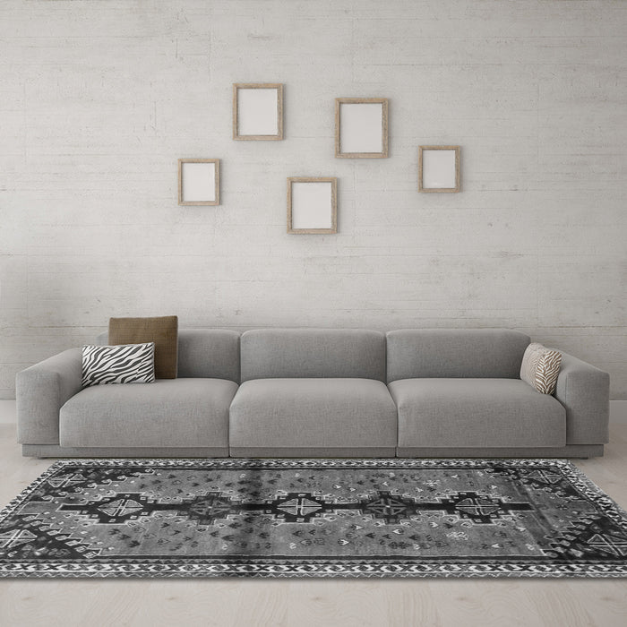 Machine Washable Persian Gray Traditional Rug in a Living Room,, wshtr1908gry