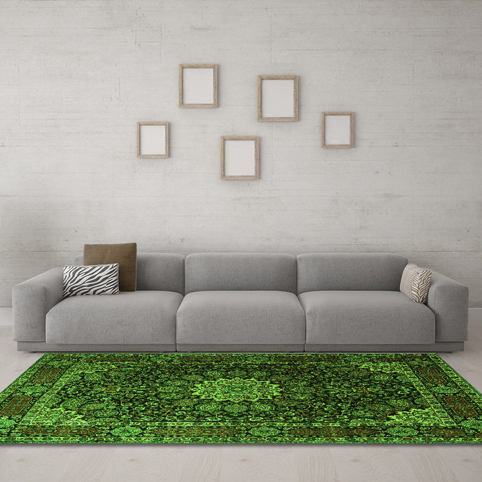 Machine Washable Persian Green Traditional Area Rugs in a Living Room,, wshtr1912grn