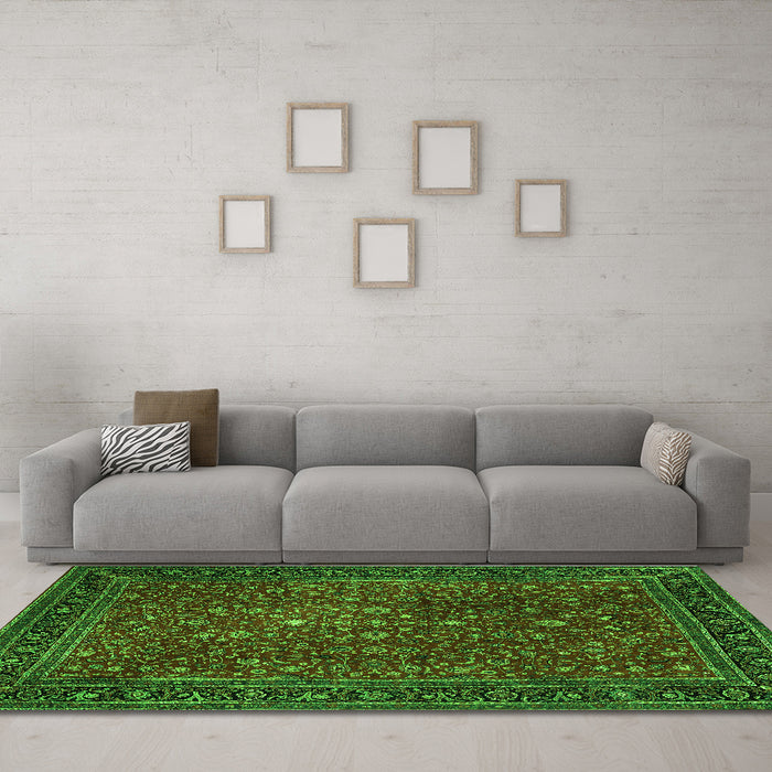 Machine Washable Persian Green Traditional Area Rugs in a Living Room,, wshtr1913grn