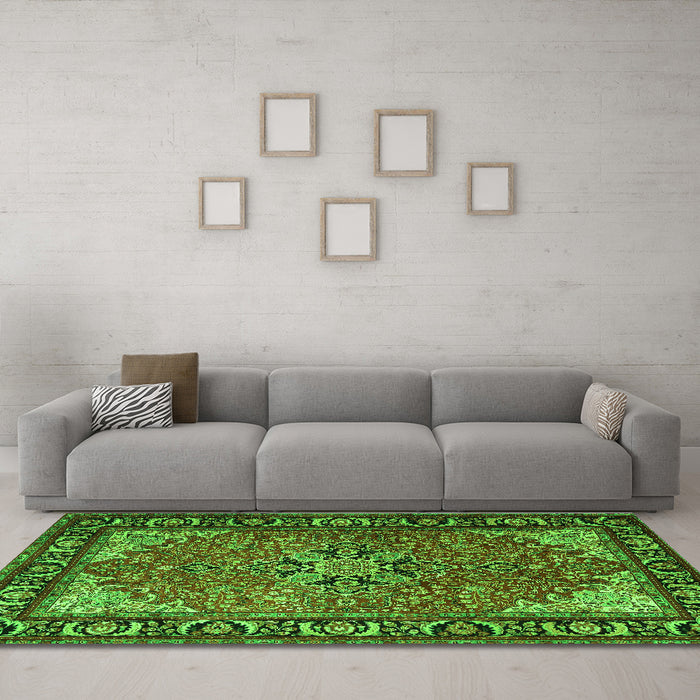 Machine Washable Persian Green Traditional Area Rugs in a Living Room,, wshtr1914grn