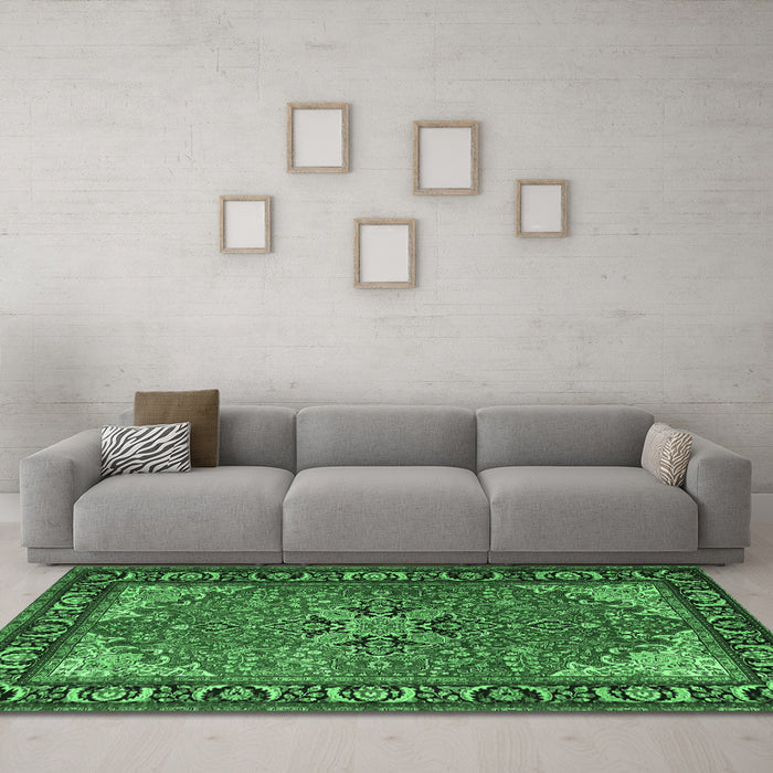 Machine Washable Persian Emerald Green Traditional Area Rugs in a Living Room,, wshtr1914emgrn