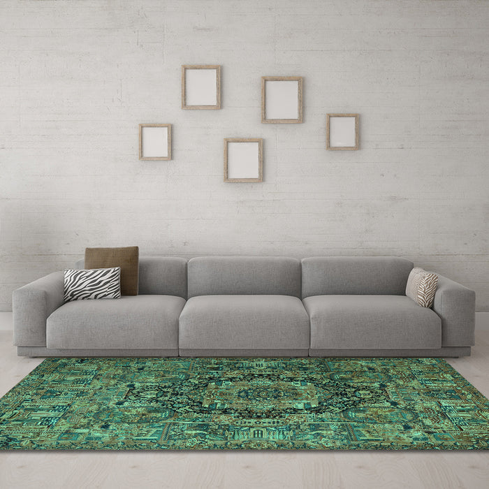 Machine Washable Animal Turquoise Traditional Area Rugs in a Living Room,, wshtr1915turq