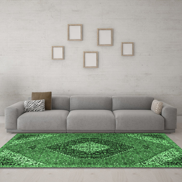 Machine Washable Persian Emerald Green Traditional Area Rugs in a Living Room,, wshtr1916emgrn