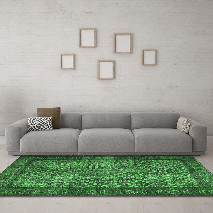 Machine Washable Persian Emerald Green Traditional Area Rugs in a Living Room,, wshtr1917emgrn
