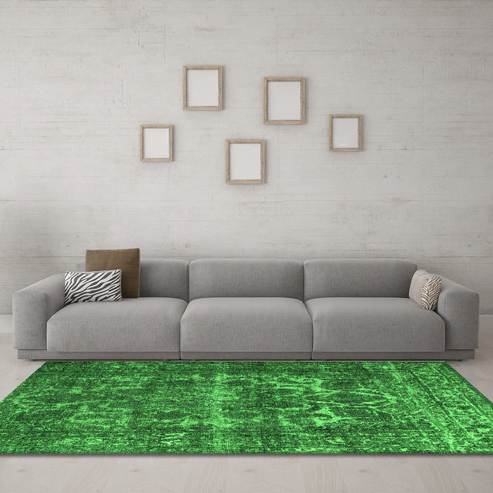 Machine Washable Persian Green Traditional Area Rugs in a Living Room,, wshtr1918grn