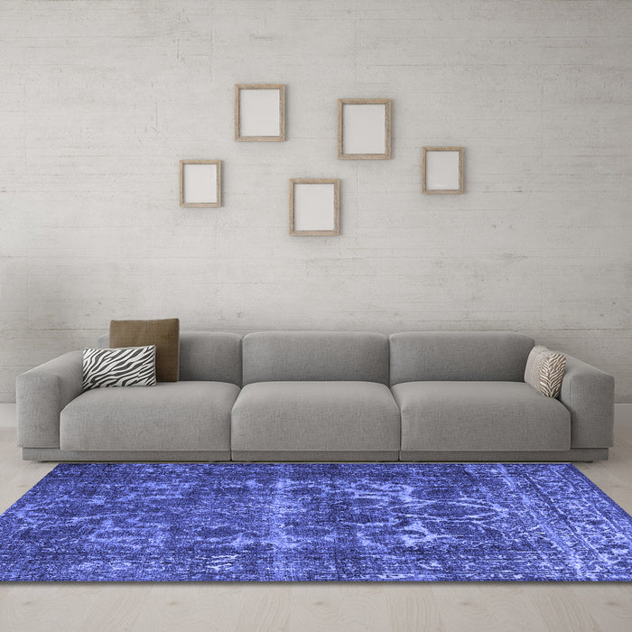 Machine Washable Persian Blue Traditional Rug in a Living Room, wshtr1918blu