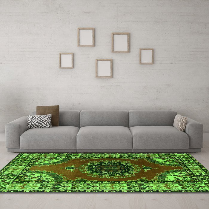 Machine Washable Medallion Green Traditional Area Rugs in a Living Room,, wshtr1919grn
