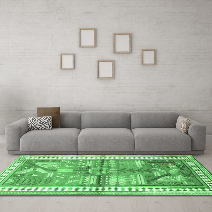 Machine Washable Animal Emerald Green Traditional Area Rugs in a Living Room,, wshtr191emgrn