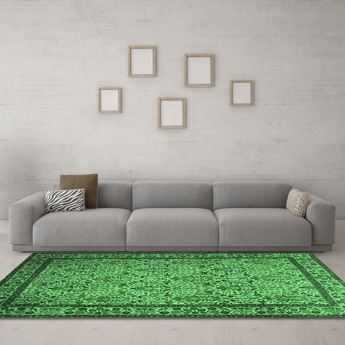 Machine Washable Persian Emerald Green Traditional Area Rugs in a Living Room,, wshtr1921emgrn
