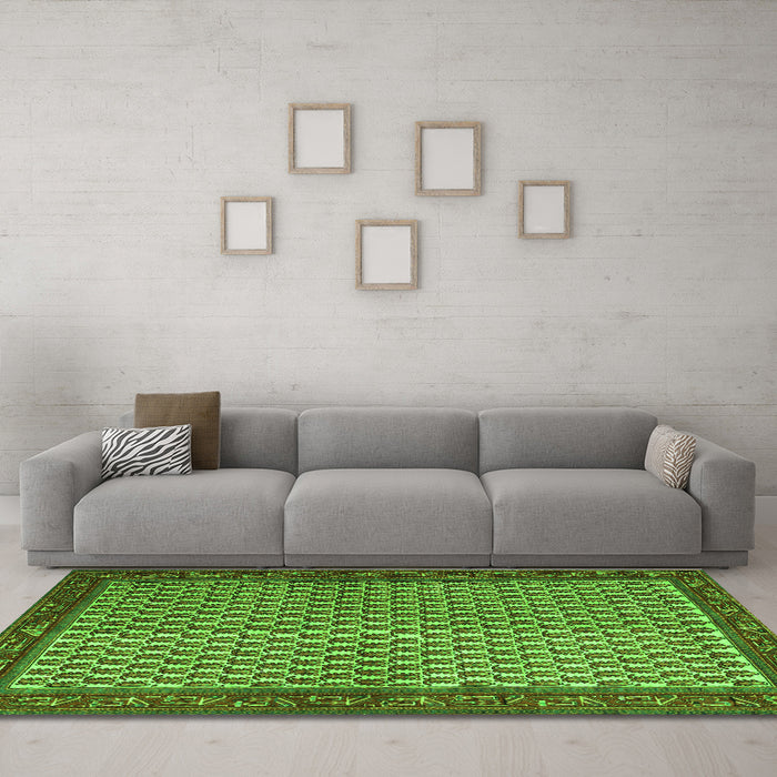 Machine Washable Persian Green Traditional Area Rugs in a Living Room,, wshtr1923grn