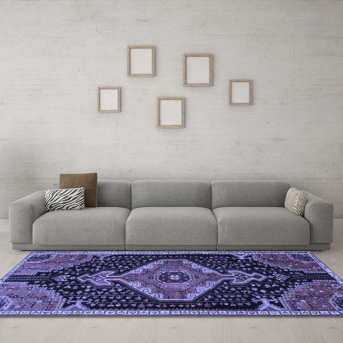 Machine Washable Persian Blue Traditional Rug in a Living Room, wshtr1924blu