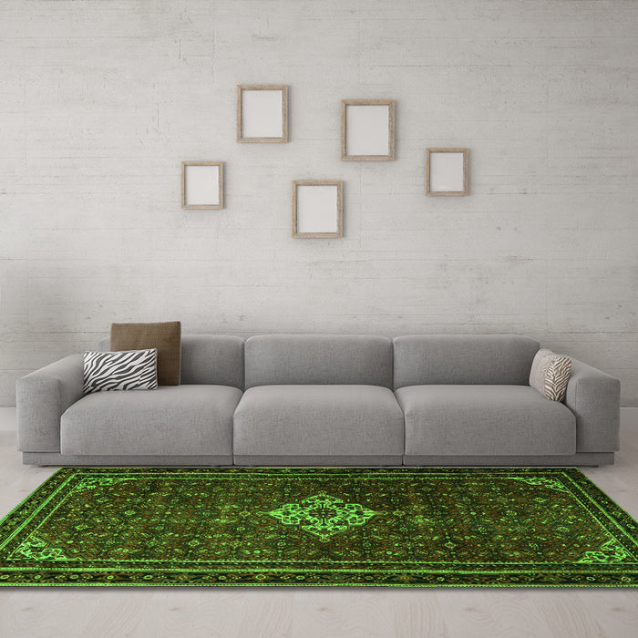 Machine Washable Persian Green Traditional Area Rugs in a Living Room,, wshtr1925grn
