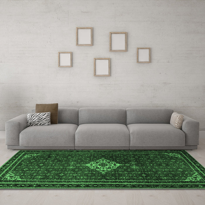 Machine Washable Persian Emerald Green Traditional Area Rugs in a Living Room,, wshtr1925emgrn