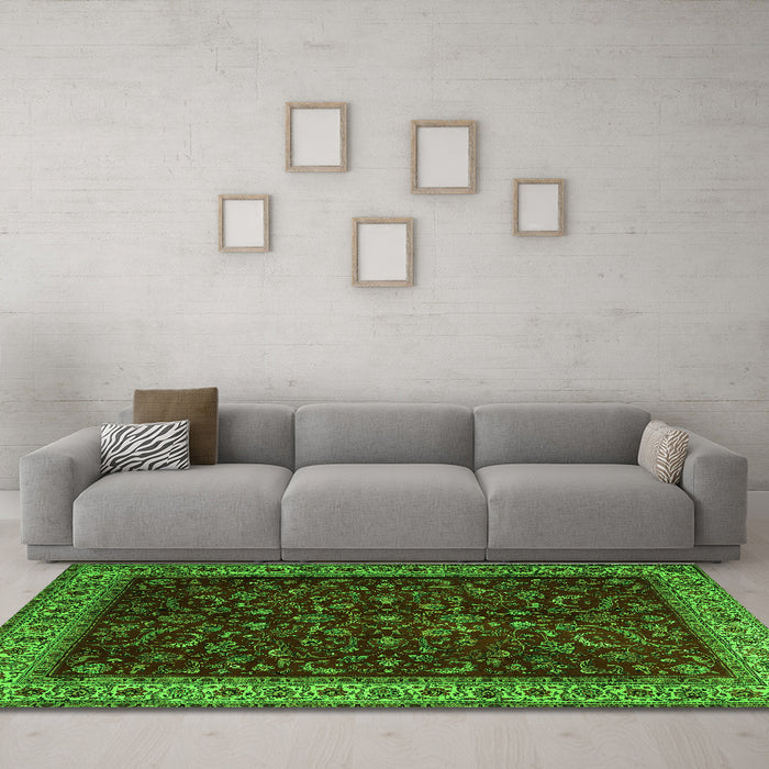 Machine Washable Persian Green Traditional Area Rugs in a Living Room,, wshtr1928grn