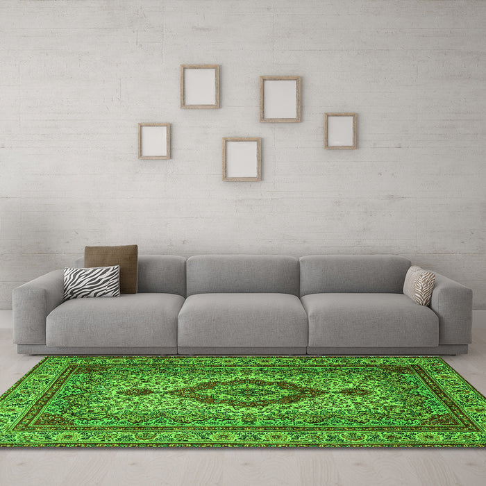 Machine Washable Medallion Green Traditional Area Rugs in a Living Room,, wshtr1929grn