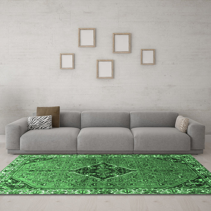 Machine Washable Persian Emerald Green Traditional Area Rugs in a Living Room,, wshtr192emgrn