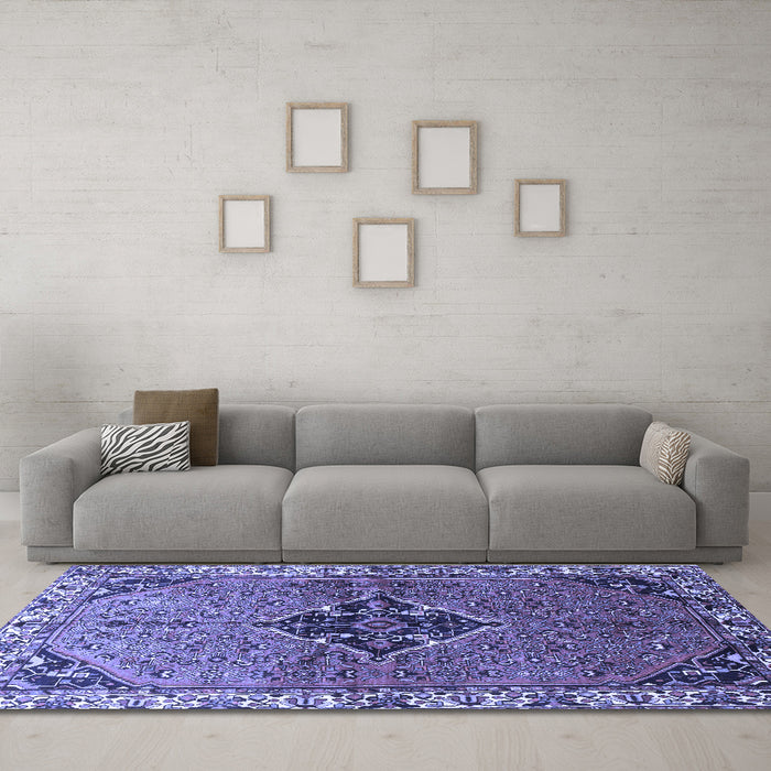 Machine Washable Persian Blue Traditional Rug in a Living Room, wshtr192blu