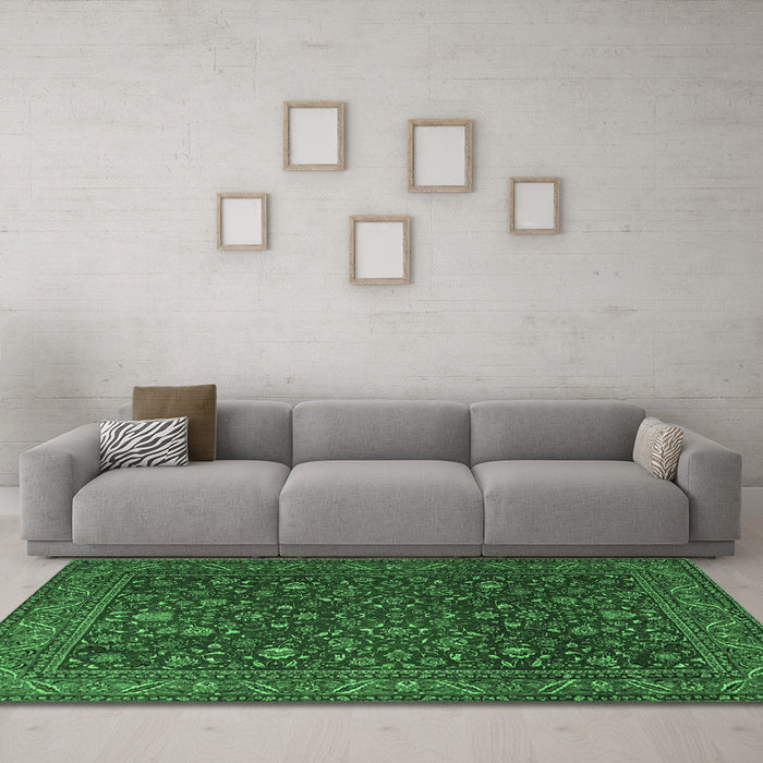 Machine Washable Persian Emerald Green Traditional Area Rugs in a Living Room,, wshtr1930emgrn