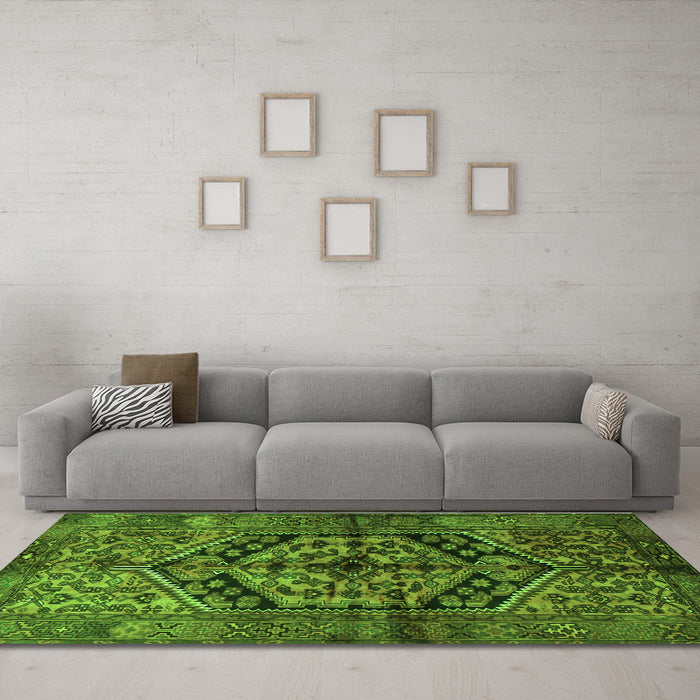 Machine Washable Persian Green Traditional Area Rugs in a Living Room,, wshtr1931grn