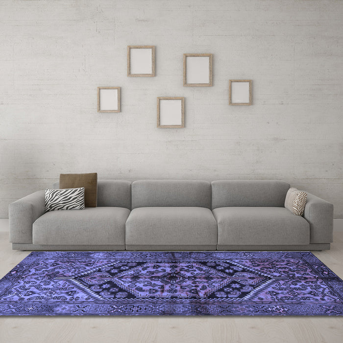 Machine Washable Persian Blue Traditional Rug in a Living Room, wshtr1931blu