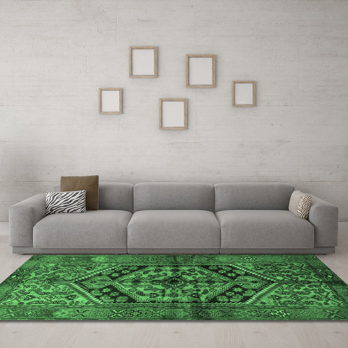Machine Washable Persian Emerald Green Traditional Area Rugs in a Living Room,, wshtr1931emgrn