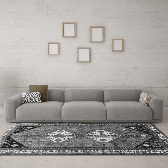 Machine Washable Persian Gray Traditional Rug in a Living Room,, wshtr1932gry