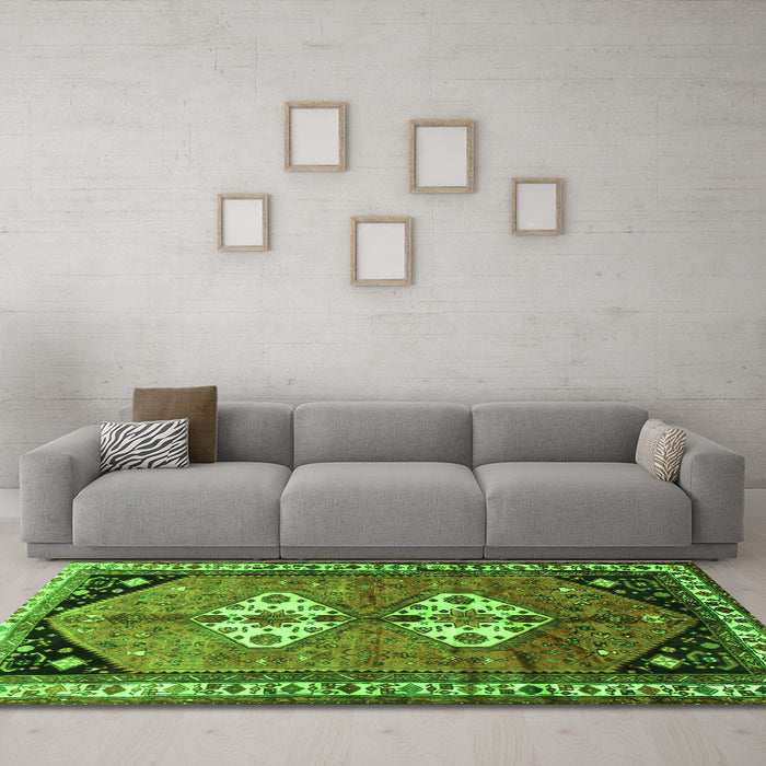 Machine Washable Persian Green Traditional Area Rugs in a Living Room,, wshtr1932grn